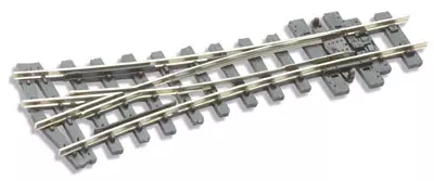 Aiguillage symétrique HOe longueur 111mm, rayon 457mm, angle 22.5°, avec coeur polarisé (electrofrog), code 80