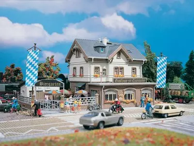 Stazione ferroviaria con ristorante VOLLMER 43663 - HO 1/87