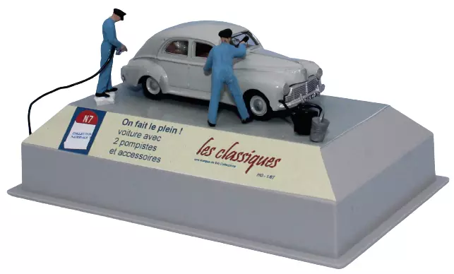 Auto Peugeot 203 grigio perla, 2 addetti alle pompe e accessori SAI 1920 - HO 1/87