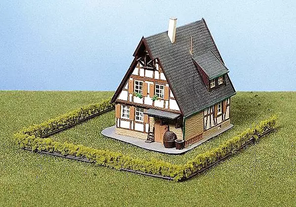 7 Ostacoli - Verde - HEKI 1183 - Scala HO / TT / N - Altezza 7 mm - Lunghezza 9 cm