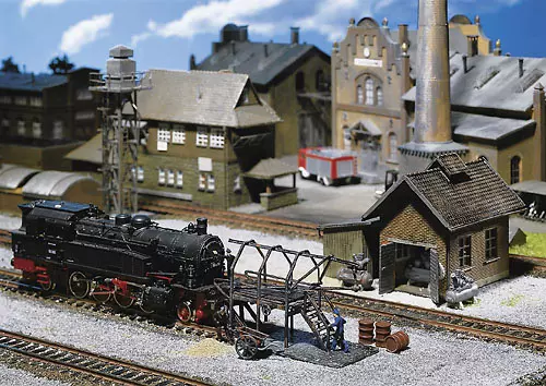 Compressore, tubazioni di alimentazione dell'aria compressa, supporto del poker