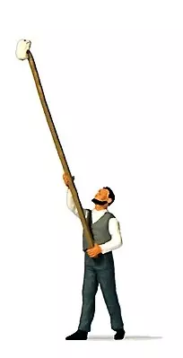 Un raccoglitore di mele con il suo attrezzo PREISER 28209 HO 1/87