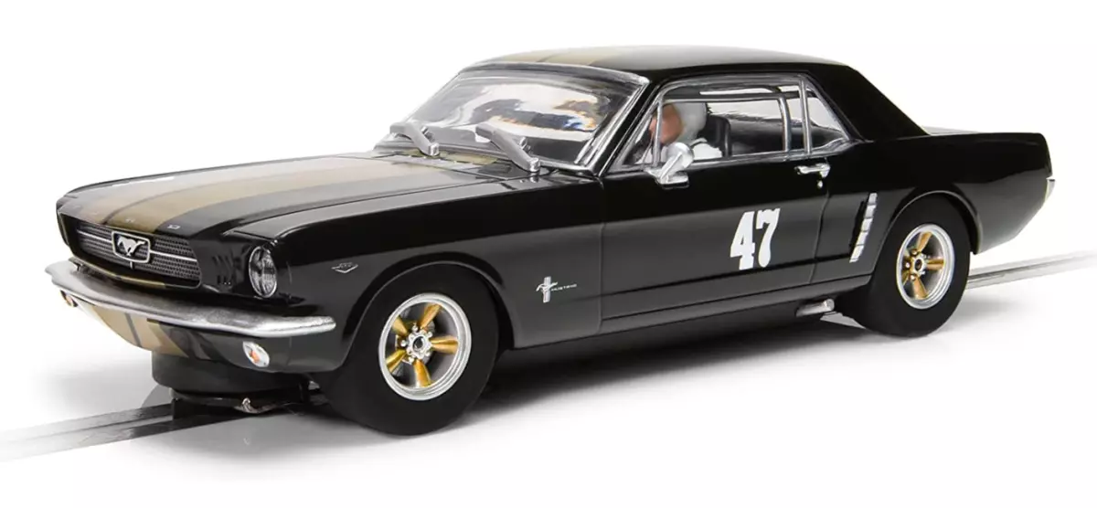 Ford Mustang - SCALEXTRIC C4405 - I 1/32 - Analogico - Nero e oro