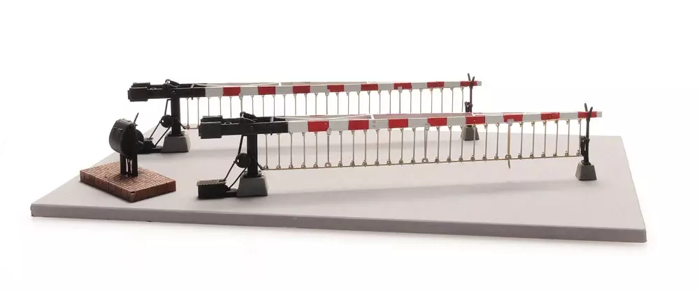 Un passage à niveaux NS - ARTITEC 10.396 - HO : 1/87