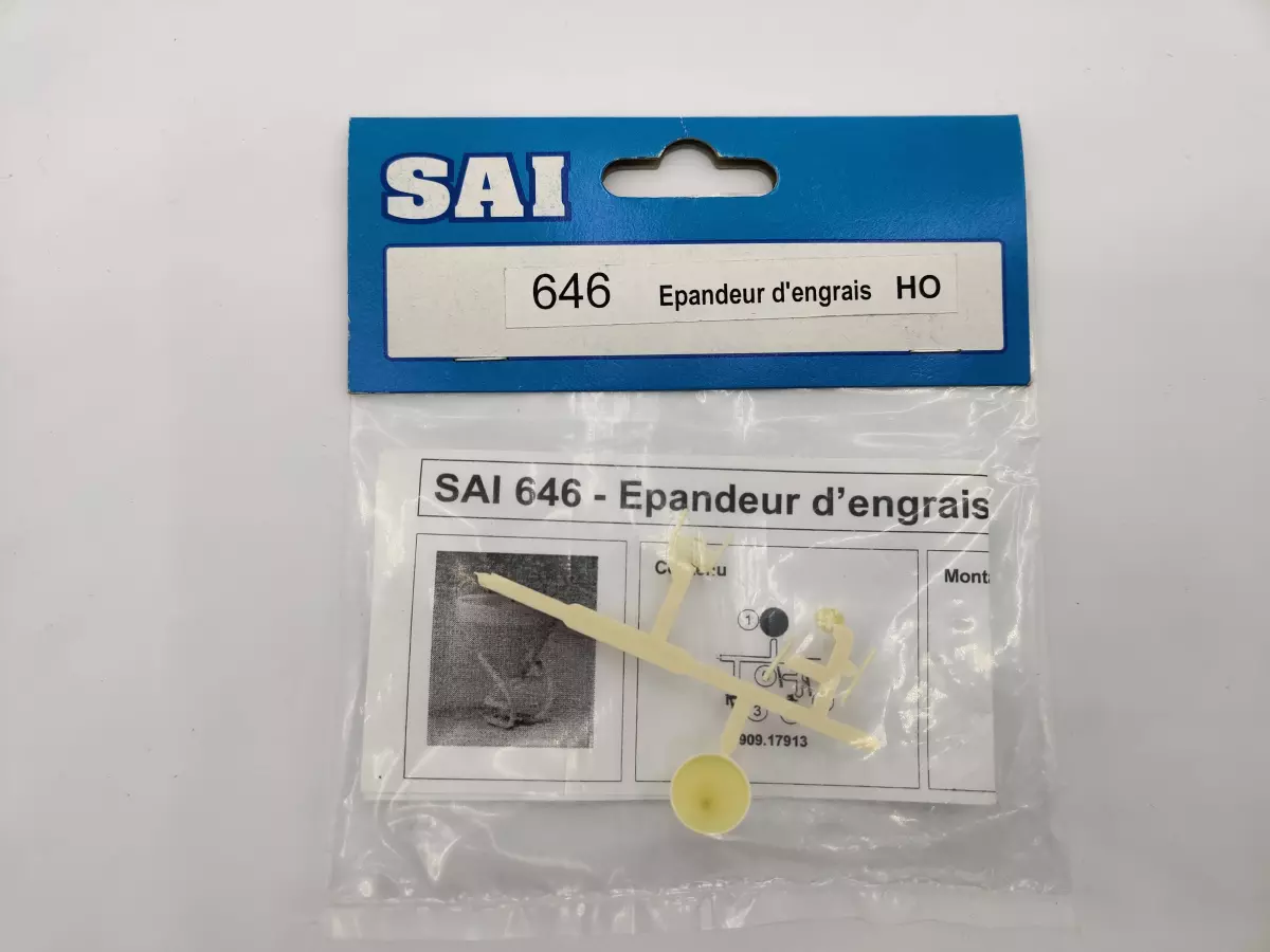 Attrezzi per lo spargimento di concime color crema SAI 646 - HO 1/87