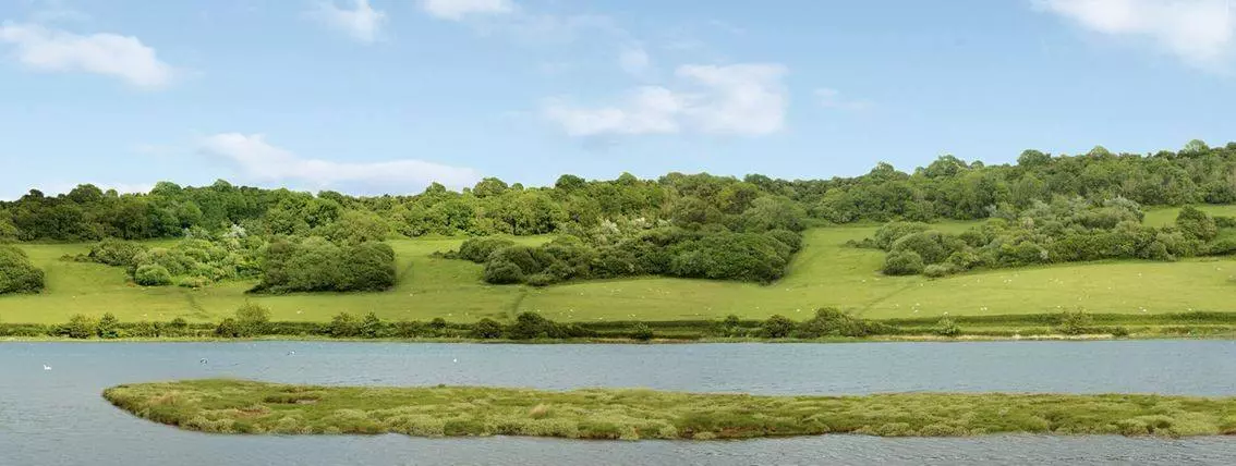 Sfondo - Colline e laghi