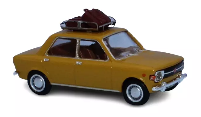 Fiat 128, giallo, con 2 valigie - Sai 1785 - HO 1/877