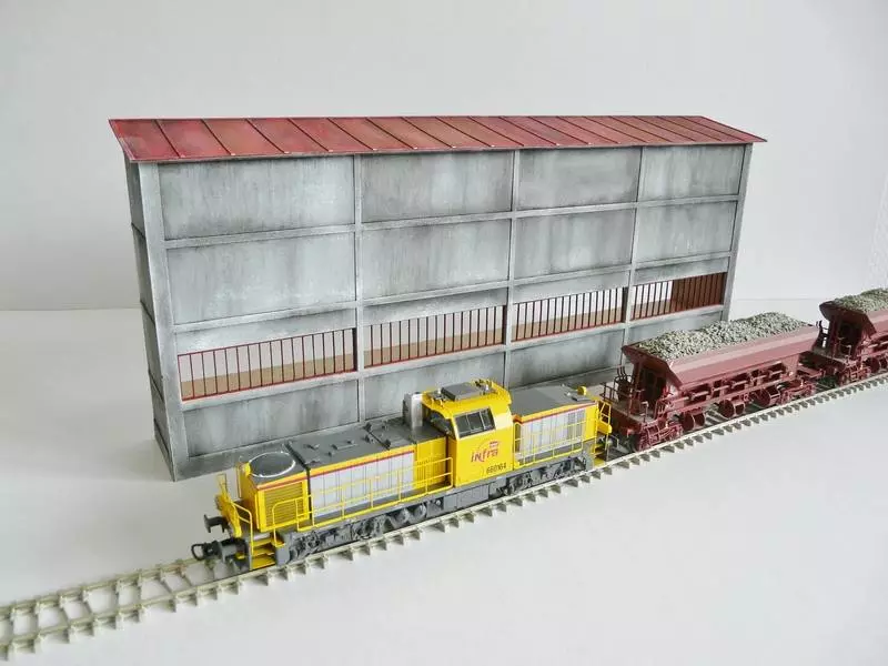 Semi-edificio industriale