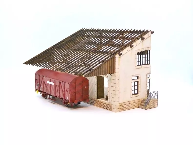PLM Mezza sala a 3 porte - Modello in legno 102009 - HO 1/87