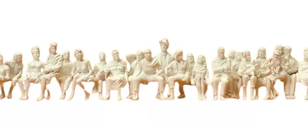 24 figure sedute da dipingere