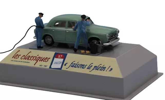 Peugeot 403 verde, 2 addetti alle pompe e accessori SAI 1921 - HO 1/87
