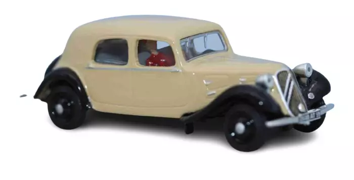 Citroën Traction 11A 1935 beige Maintenon e nero con conducente e un passeggero - Sai 1600 - HO 1/87