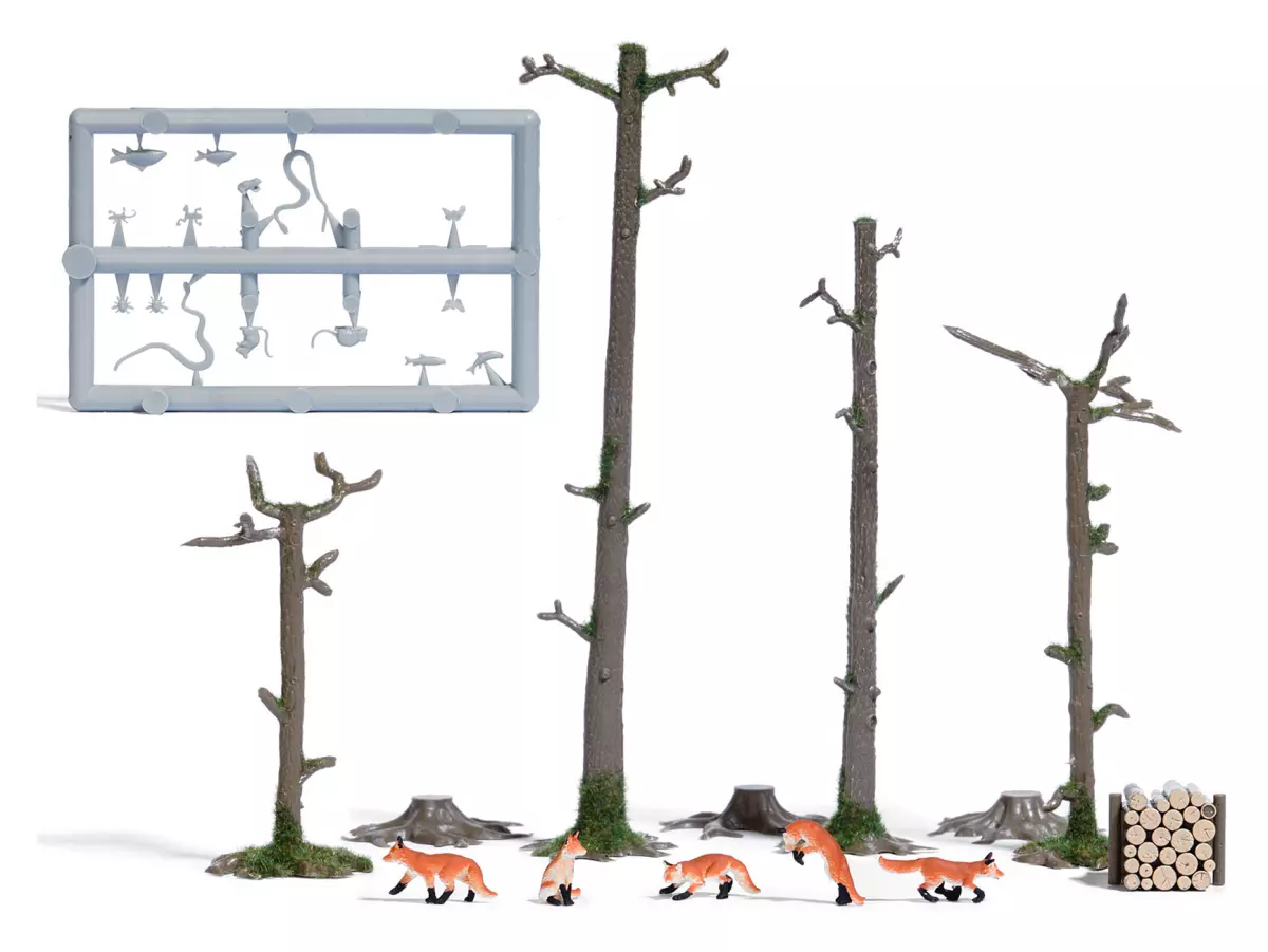 5 volpi nella foresta, con tronchi e radici BUSCH 7988 HO 1/87