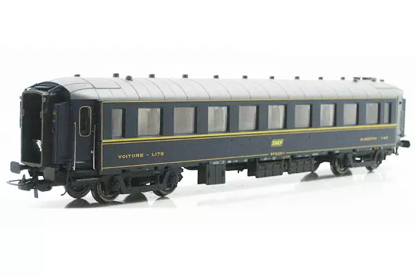 Voiture WL F bleu CIWL livrée UIC sans monogramme avec logo encadré jaune et sans inscription CIWL n°66 87 79-42 224-9