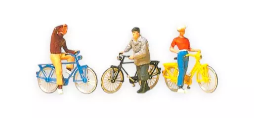 Ciclisti in attesa al passaggio a livello