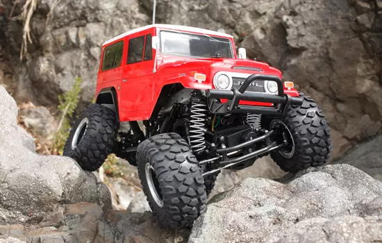 Veicolo elettrico - Toyota Land Cruiser 40 CR01 - Tamiya 58405 - 1/10
